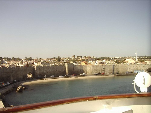 Blick von der Fähre nach Rhodos-Stadt